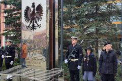 Składanie kwiatów na pl. Słowiańskim